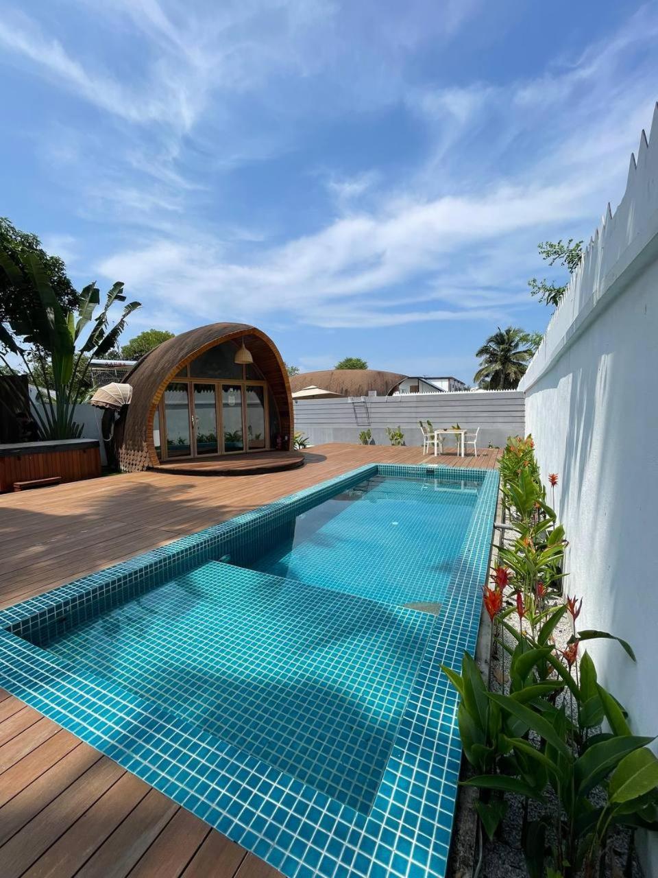 Hotel Found Mansion Pantai Cenang  Esterno foto
