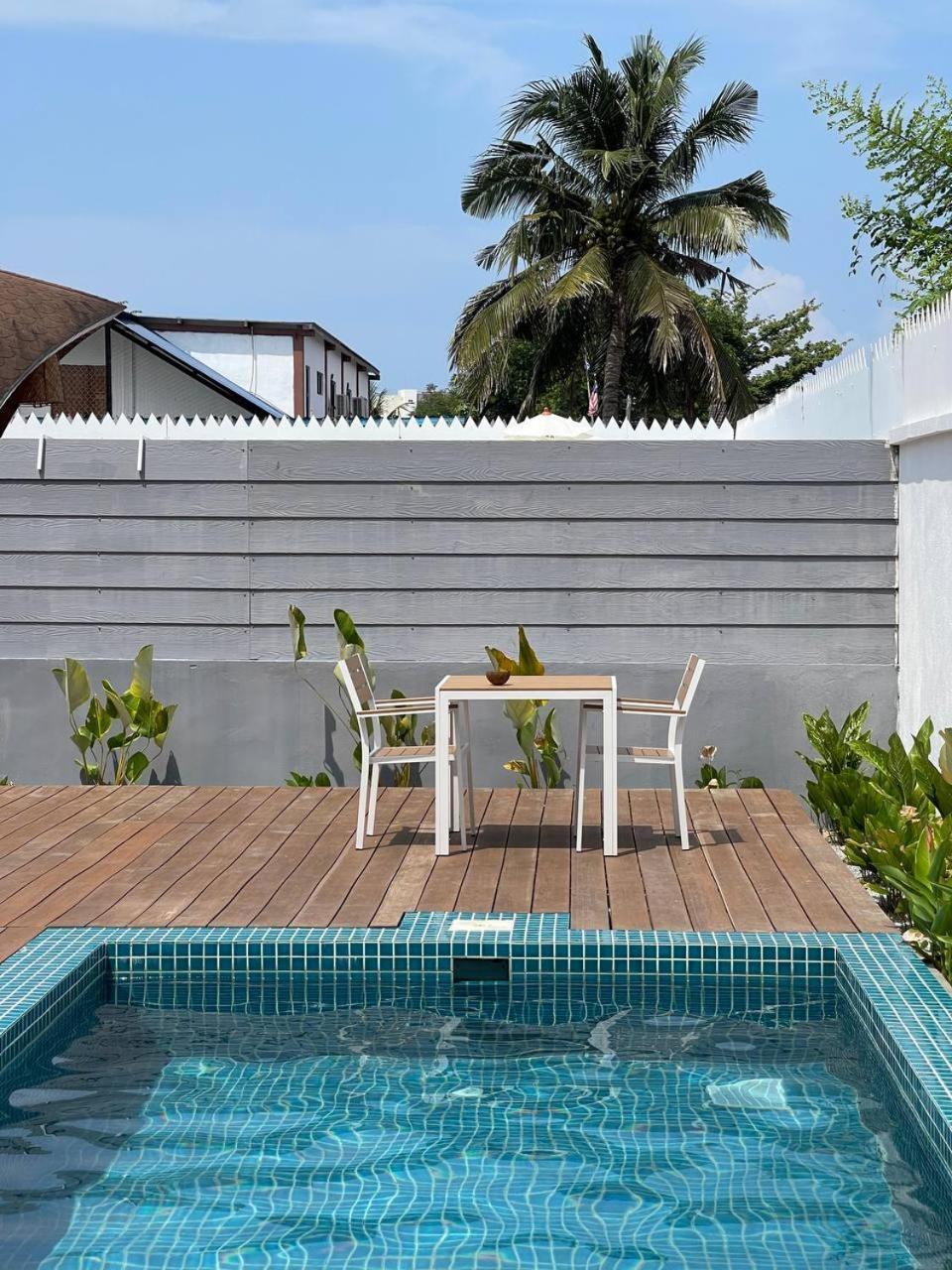 Hotel Found Mansion Pantai Cenang  Esterno foto