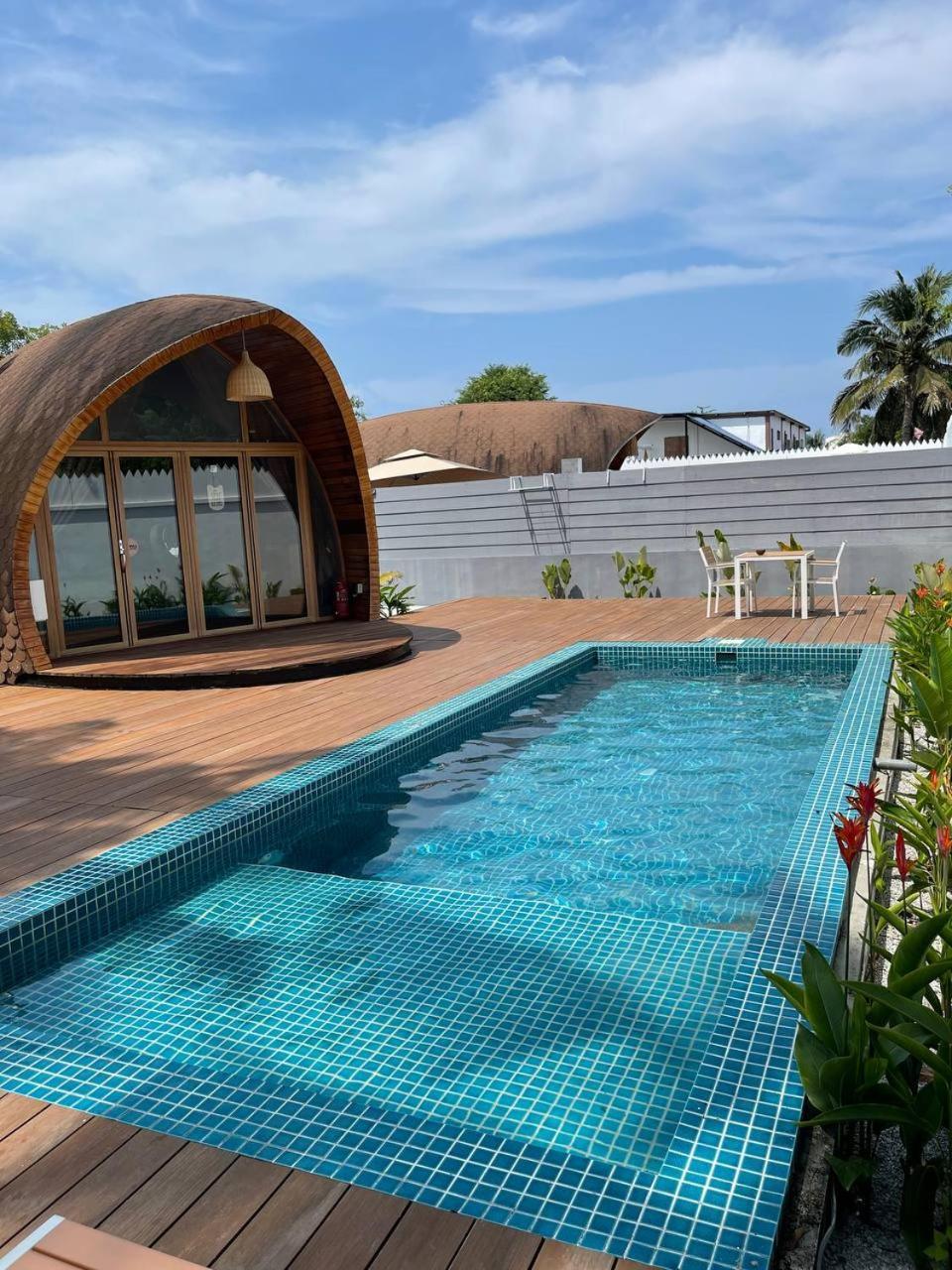 Hotel Found Mansion Pantai Cenang  Esterno foto