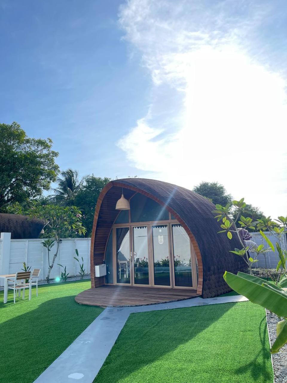 Hotel Found Mansion Pantai Cenang  Esterno foto