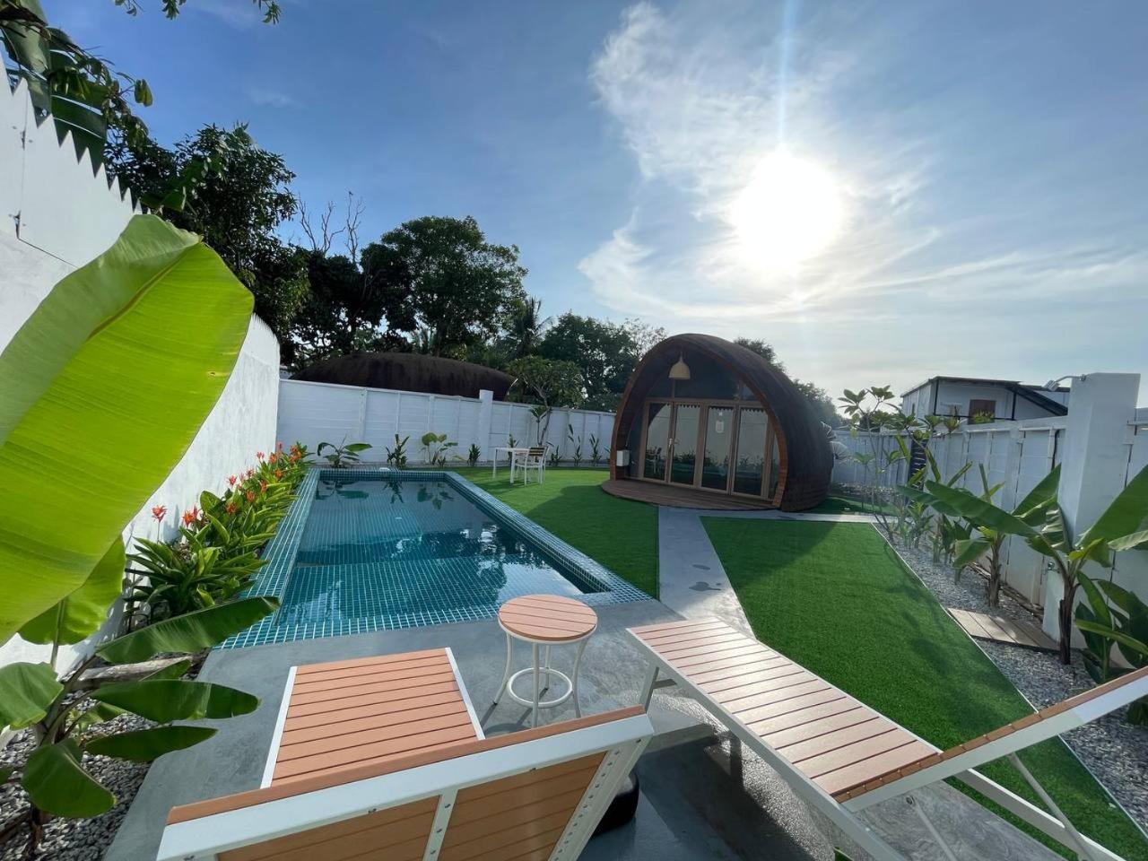 Hotel Found Mansion Pantai Cenang  Esterno foto
