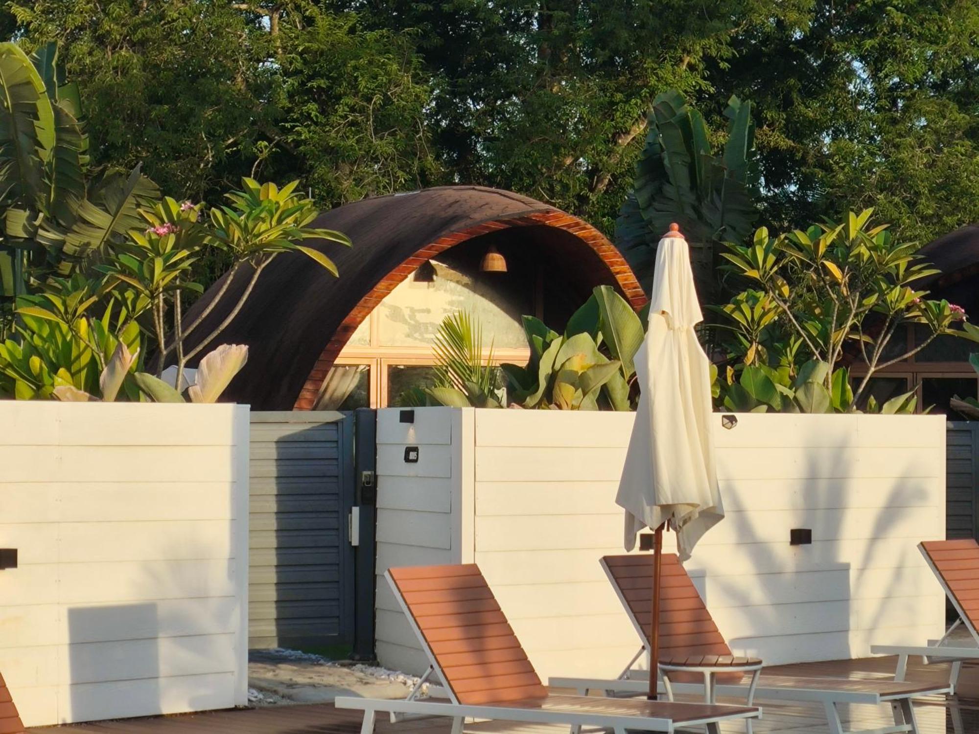 Hotel Found Mansion Pantai Cenang  Esterno foto