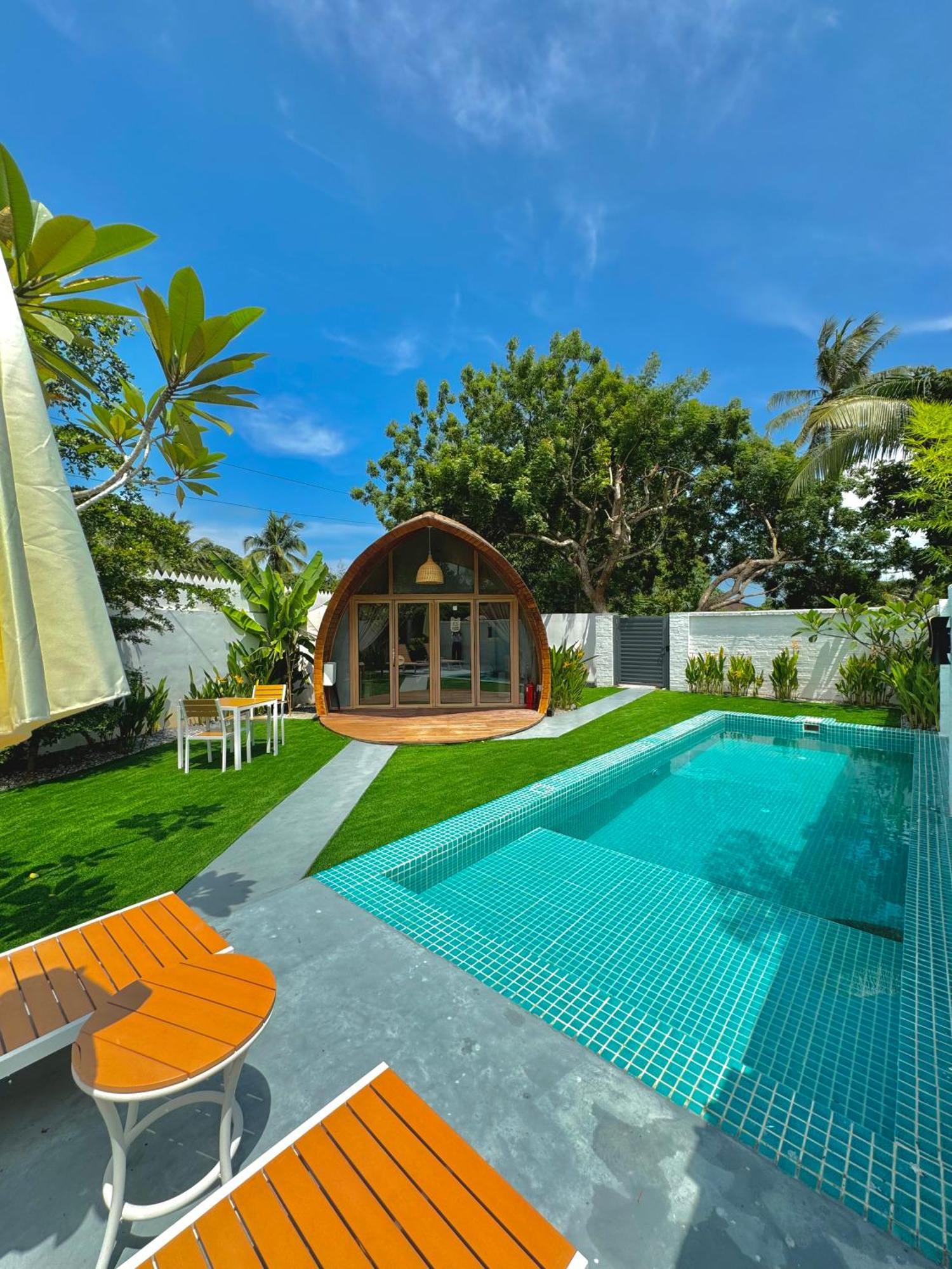 Hotel Found Mansion Pantai Cenang  Esterno foto