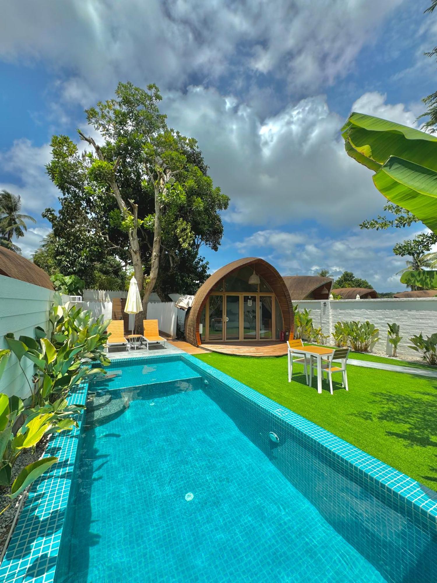 Hotel Found Mansion Pantai Cenang  Esterno foto